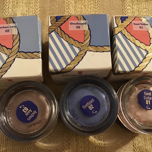 Elizabeth Arden Bundle With Eyeshadows and Adorable  🥰 Bag - Picture 4 of 8